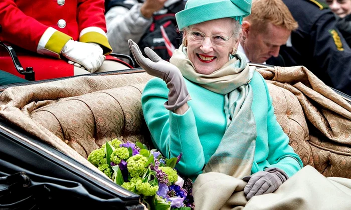 Regina Margrethe a II a a Danemarcei trebuie sa treaca printr o operatie la coloana   pagina oficiala (6) jpg