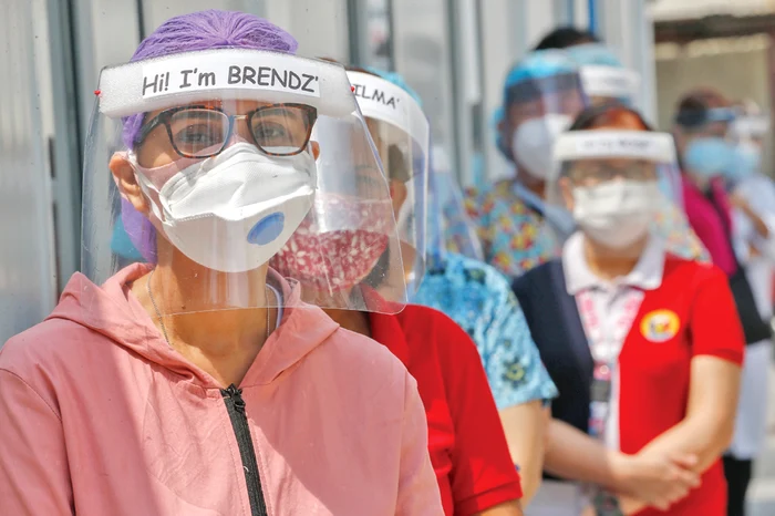 Măşti distribuite în Italia