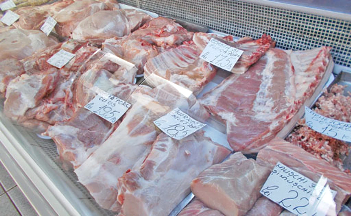 
    Virusul pestei  porcine s-a  răspândit  deja în  26 de judeţe  