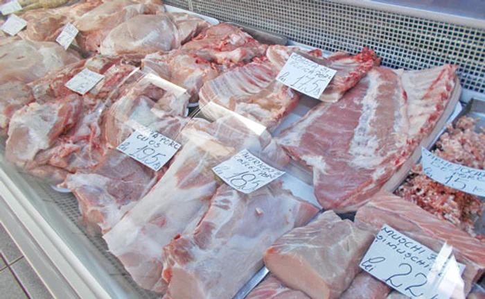 
    Virusul pestei  porcine s-a  răspândit  deja în  26 de judeţe  