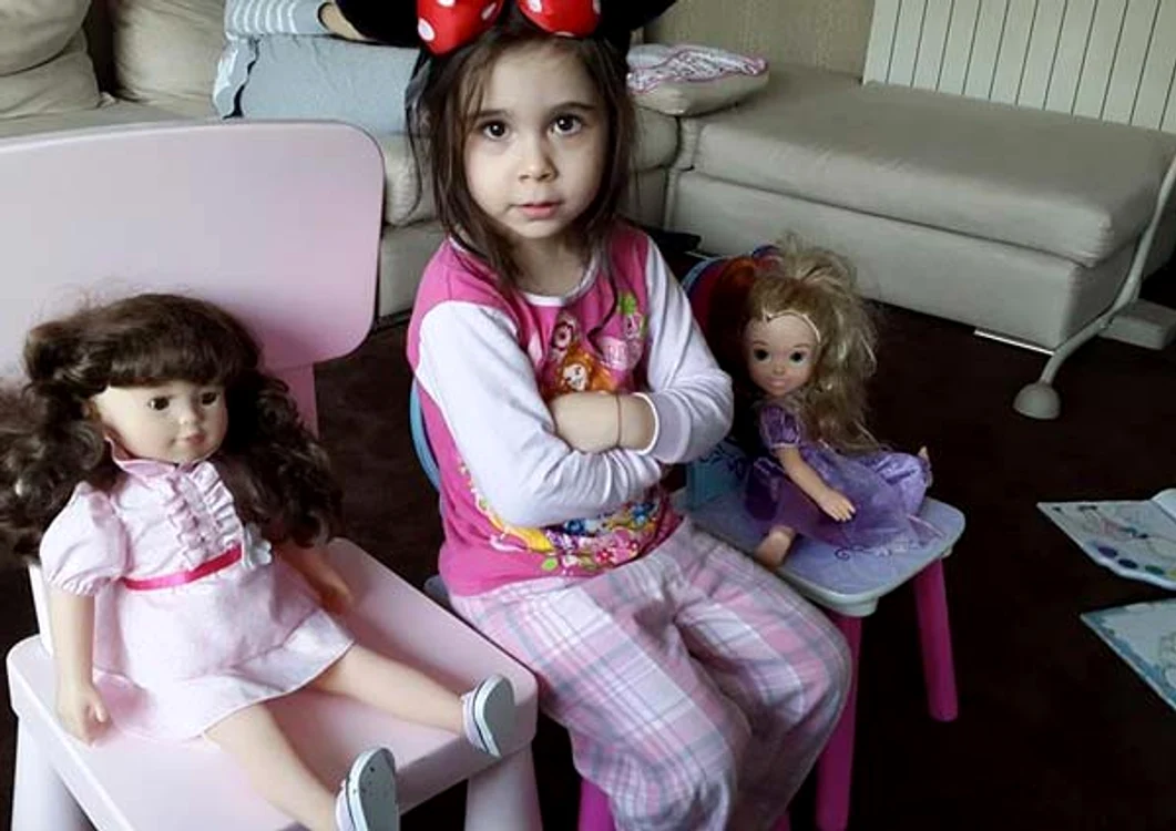 Fetiţa lui Pepe e din ce în ce mai frumoasă 