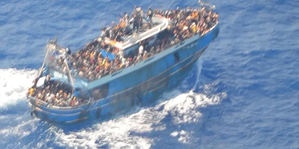 barca grecia 2 jpg