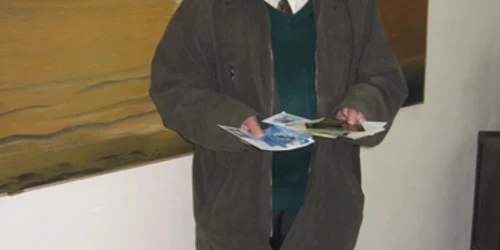 Bacău: PORTRET: Dan Chiriţă, colecţionează timbre de peste trei decenii