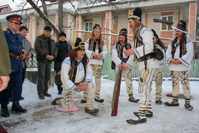 Dacă primim colindătorii, vom avea parte, în anul care vine, de noroc, prosperitate şi sănătate