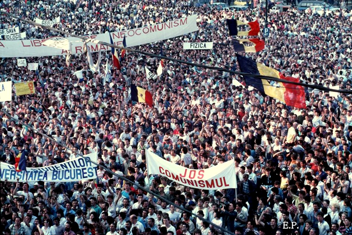 Fenomenul Piaţa Universităţii a început pe 22 aprilie 1990 FOTO Emanuel Pârvu / Fotografiromani.ro