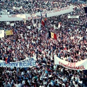 emanuel parvu piata universitatii 1990 1 sursa fotografi romani ro 800x533 jpeg jpg
