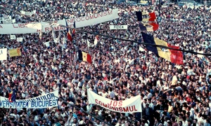 emanuel parvu piata universitatii 1990 1 sursa fotografi romani ro 800x533 jpeg jpg