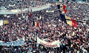 emanuel parvu piata universitatii 1990 1 sursa fotografi romani ro 800x533 jpeg jpg