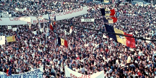 emanuel parvu piata universitatii 1990 1 sursa fotografi romani ro 800x533 jpeg jpg