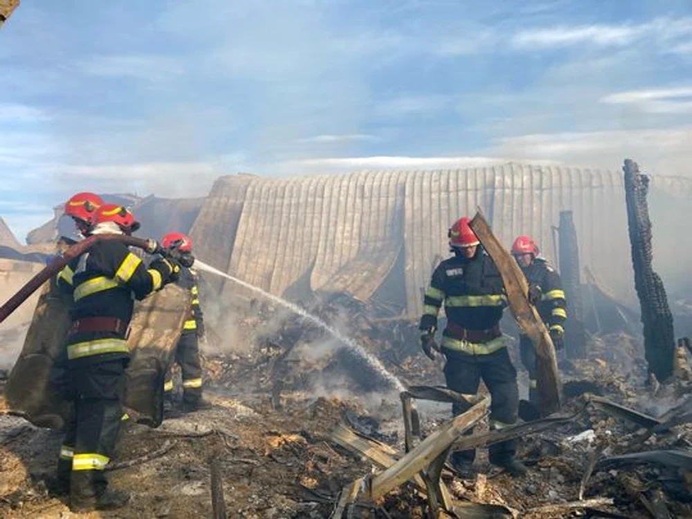 pensiunea Ferma Dacilor, după incendiu Foto ISU PH jpg