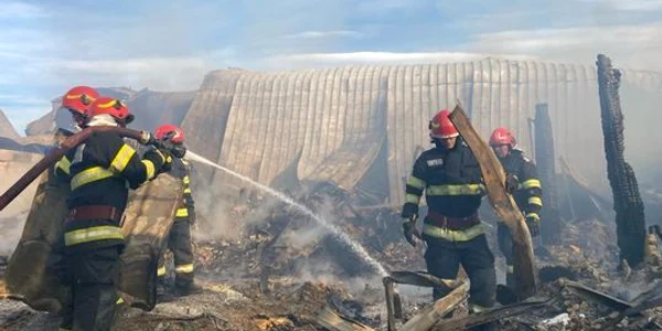 pensiunea Ferma Dacilor, după incendiu Foto ISU PH jpg
