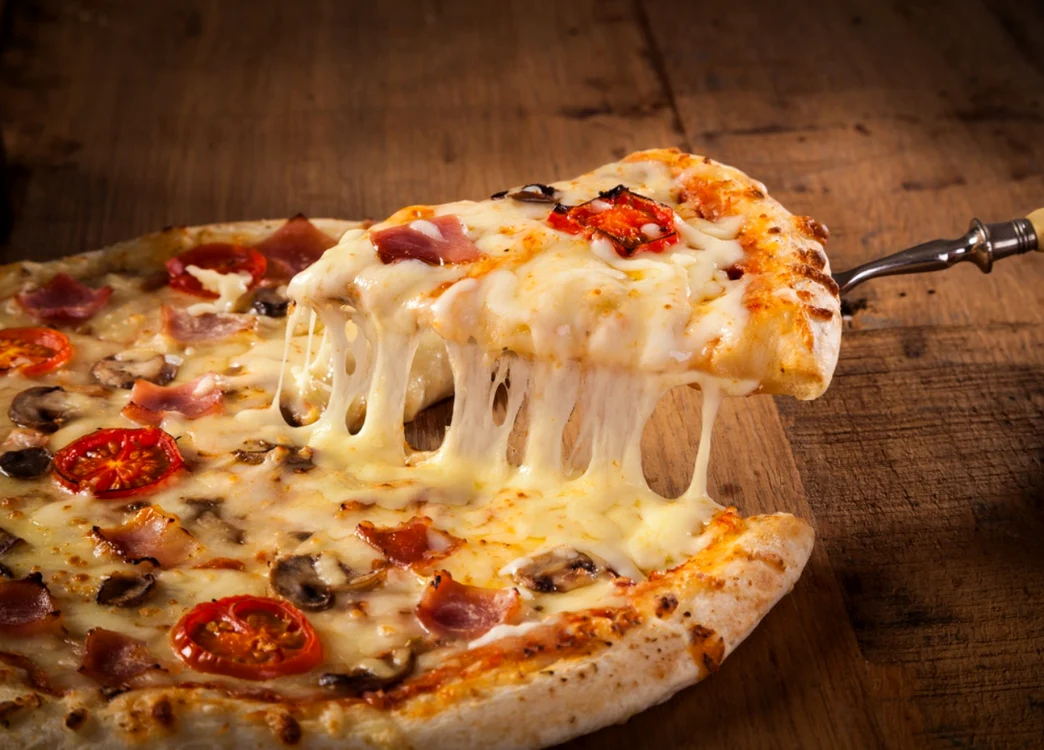 Pizza congelată poate produce balonare FOTO: Arhiva