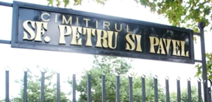 Cimitirul Sfinţii Apostoli „Petru şi Pavel“ din Iaşi