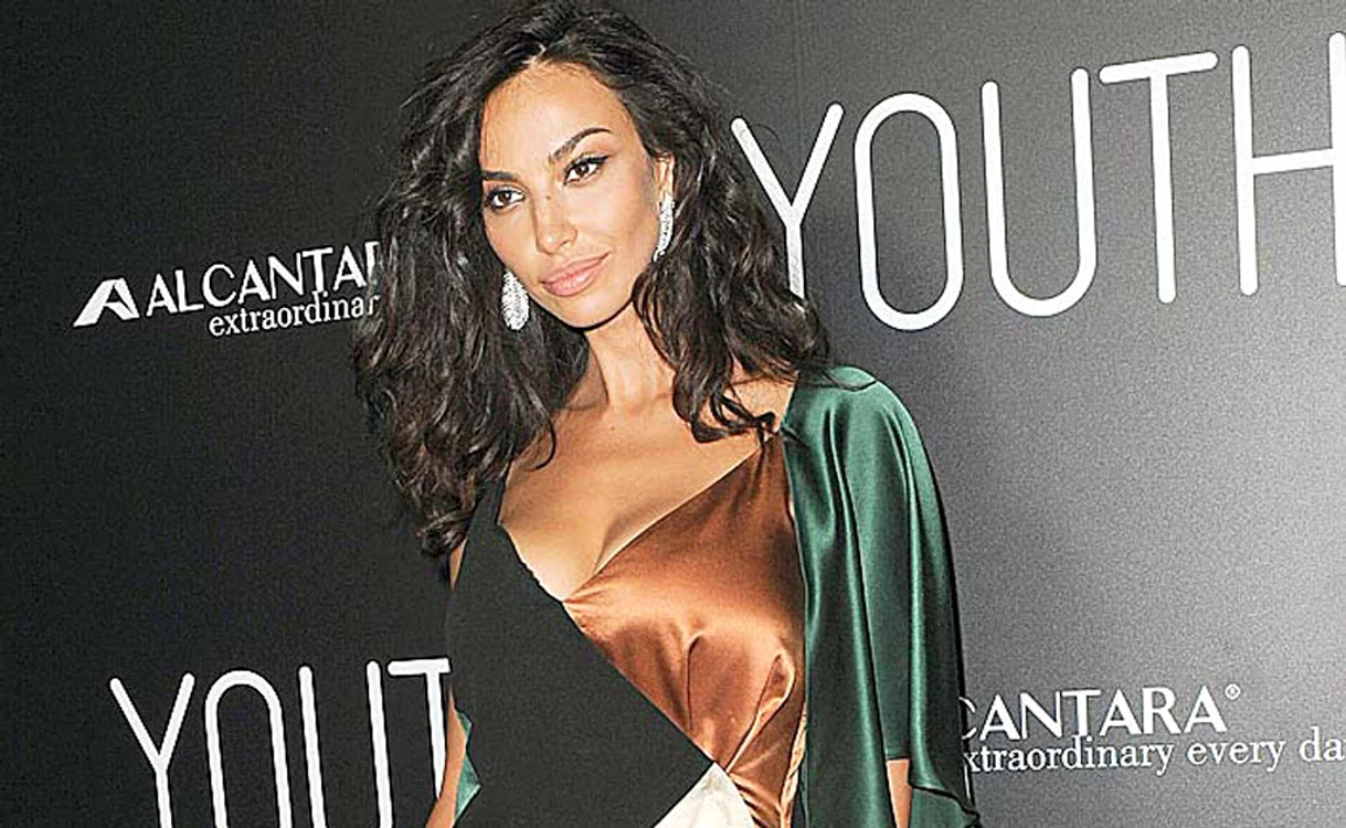 
    Mădălina Ghenea  