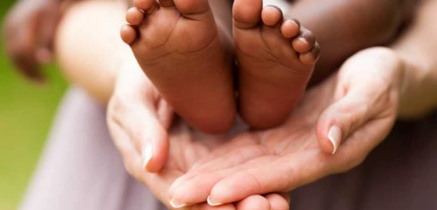Ziua internaţională de adopţie. 80 de copii din Dâmboviţa sunt în procedură de adopţie