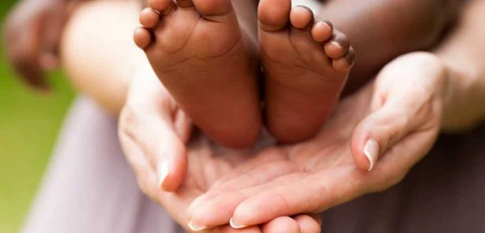 Mii de copii așteaptă să își găsească o familie. FOTO Arhivă