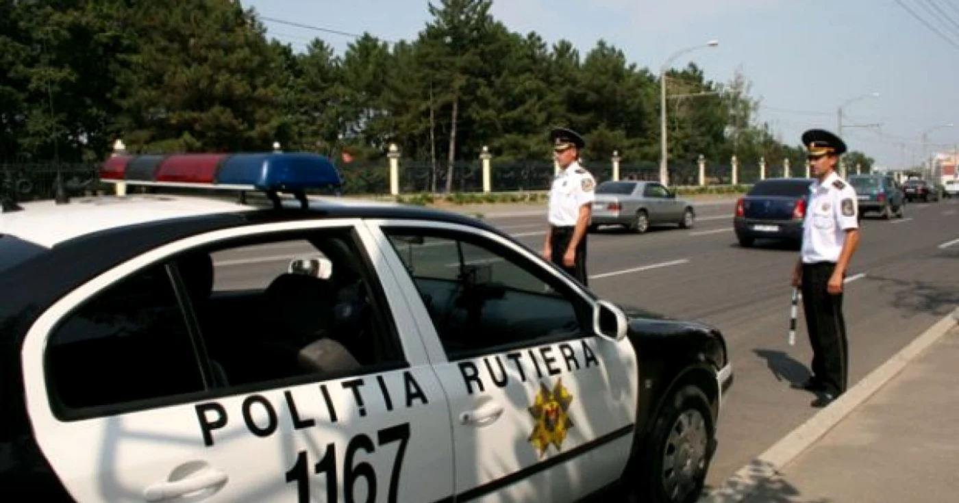 11 persoane au ajuns, duminică, pe mâna poliţiei
