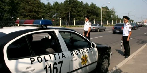 11 persoane au ajuns, duminică, pe mâna poliţiei