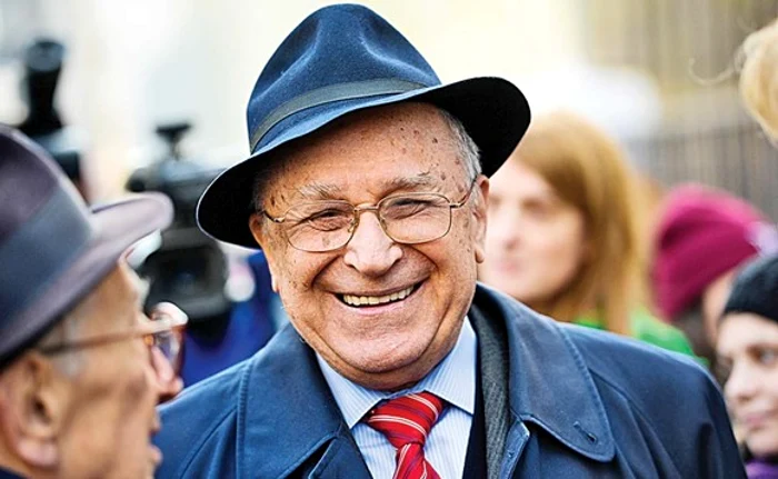 Ion Iliescu conduce Institutul Revolutieifoto: arhiva Click!