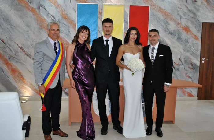 Dennis Man l-a avut ca naș pe Nicolae Stanciu (FOTO: Facebook)