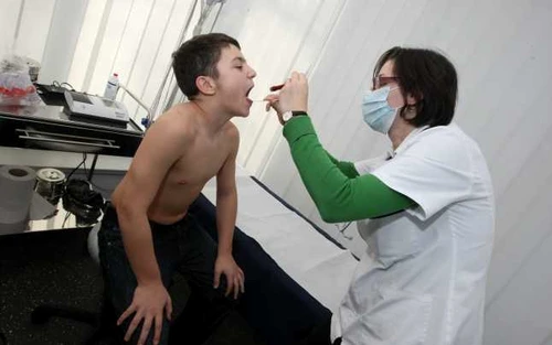 Virozele respiratorii din acest sezon îi afectează mai ales pe copii Foto: Arhivă