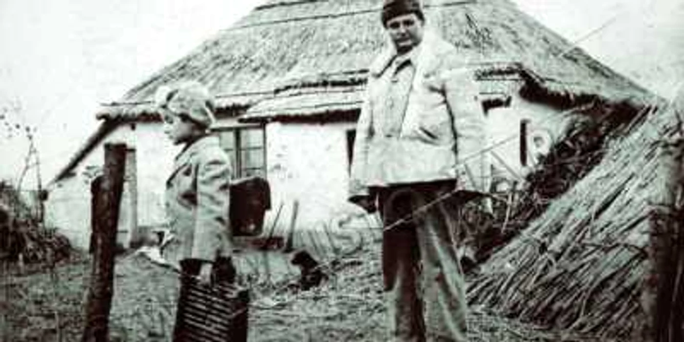Familie de ţărani deportată în Bărăgan în urma colectivizării