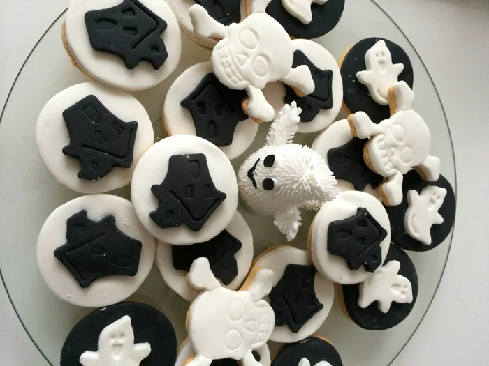 Prăjiturile au fost în ton cu petrecerea de Halloween