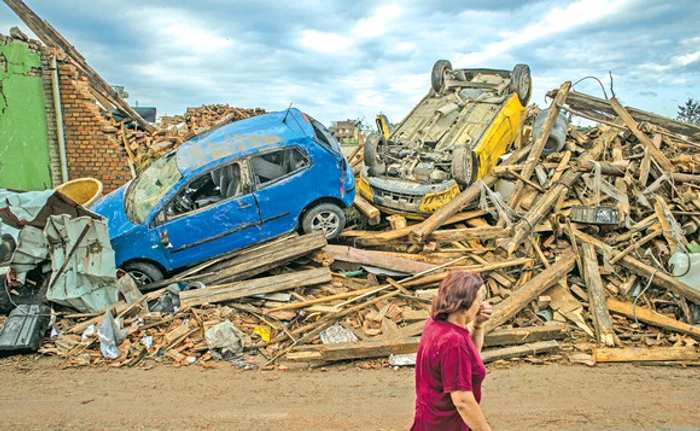 
    Autoritățile au declarat stare de urgență în zonele afectate de dezastru Foto: EPA-EFE  