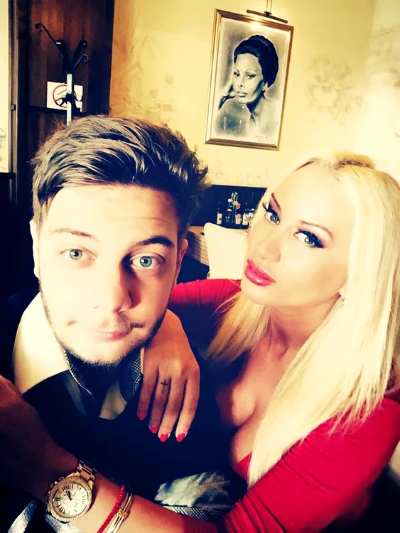 Simona Traşcă şi-a aniversat băiatul care a împlinit 18 ani