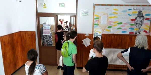 Secţie vot Drăgăşani - Vâlcea Foto Adevărul