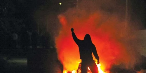 Vilele ţiganilor din Katuniţa – Bulgaria au fost incediate în timpul revoltei de la sfârşitul săptămânii trecute