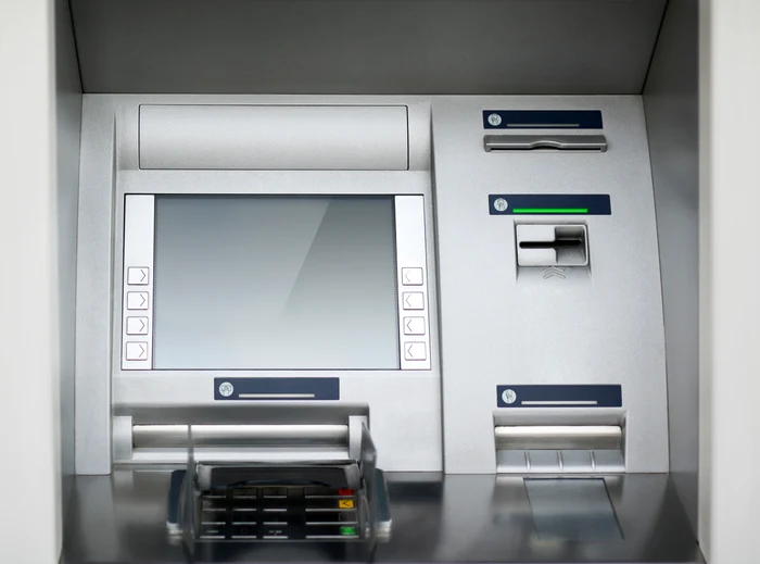 Din primele verificări s-a stabilit că persoane cu identitate necunoscută ar fi sustras o sumă de bani, reuşind să fugă de la faţa locului cu un autoturism.foto: Shutterstock