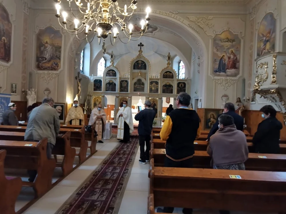 Parastas pentru mitropolitul Nicolae Corneanu al Banatului într-o biserică greco-catolică FOTO Ş.Both