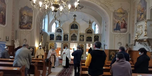 Parastas pentru Mitropolitul Nicolae Corneanu al Banatului într-o biserică greco-catolică FOTO Ş.Both