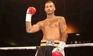 Andrea Di Luisa nu a rezistat asalturilor lui Lucian Bute jpeg