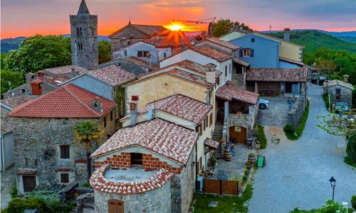 hum, croatia cel mai mic oras jpg