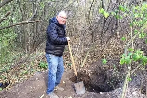 Comoara îngropată de o familie de polonezi înainte de a fugi în România, descoperită după 80 de ani
