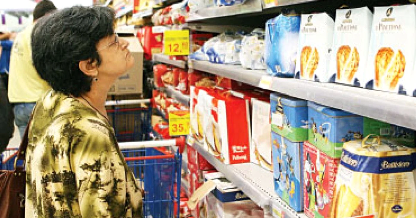 Vânzările din hipermarketuri, în cădere liberă