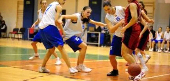 Craiova: Fetele din Bănie, fără şanse în faţa campioanei