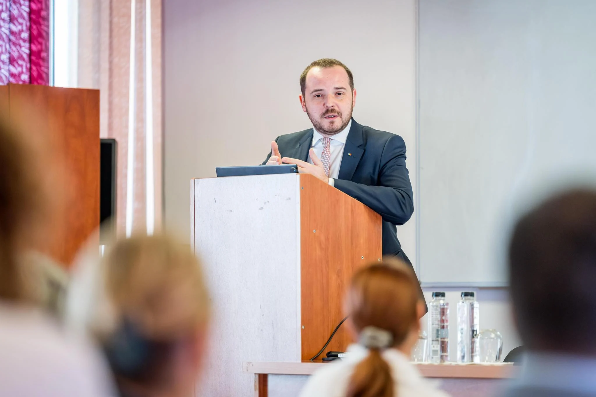 România are de trei ori mai mulți medici rezidenți decât permite sistemul. Ministrul Sănătății vrea reformă: „Cifrele de şcolarizare au scăpat de sub control”