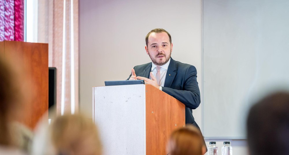 Profesorii din facultățile de Medicină și Farmacie vor ocupa posturi în spitale prin concurs sau examen. Proiectul se află în dezbatere