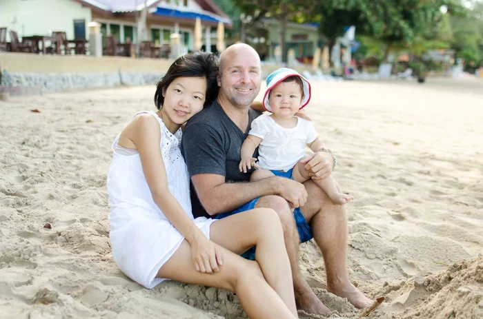 Cuplul și micul Julian au ales scuterul ca mijloc de transport în TaipeiFoto: arhivă personală