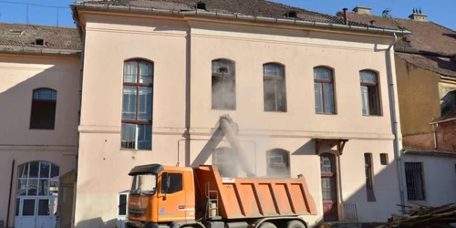 Majoritatea investiţiilor sunt destinate reparaţiilor din şcoli. FOTOAndrei Paul