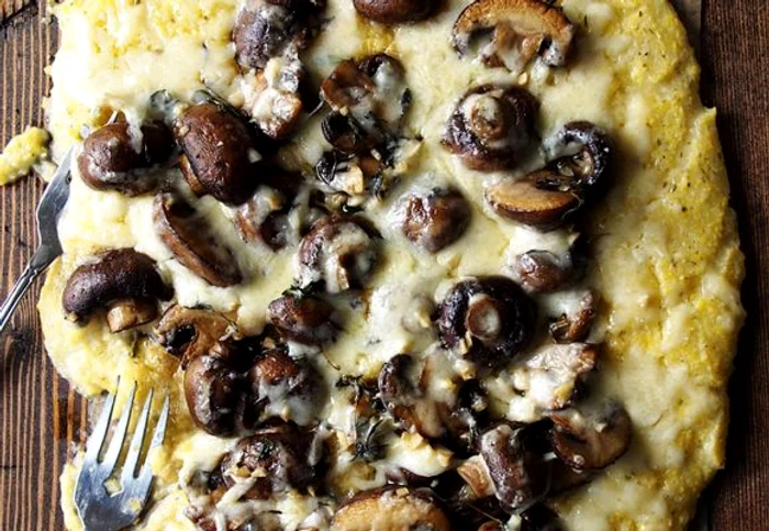 
    Nu vei putea sa refuzi o portie de mamaliguta calda cu ciuperci si branza.clickpoftabuna.ro  