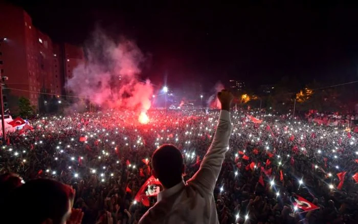 Ekrem Imamoglu proclamându-şi victoria la Istanbul FOTO EPA-EFE