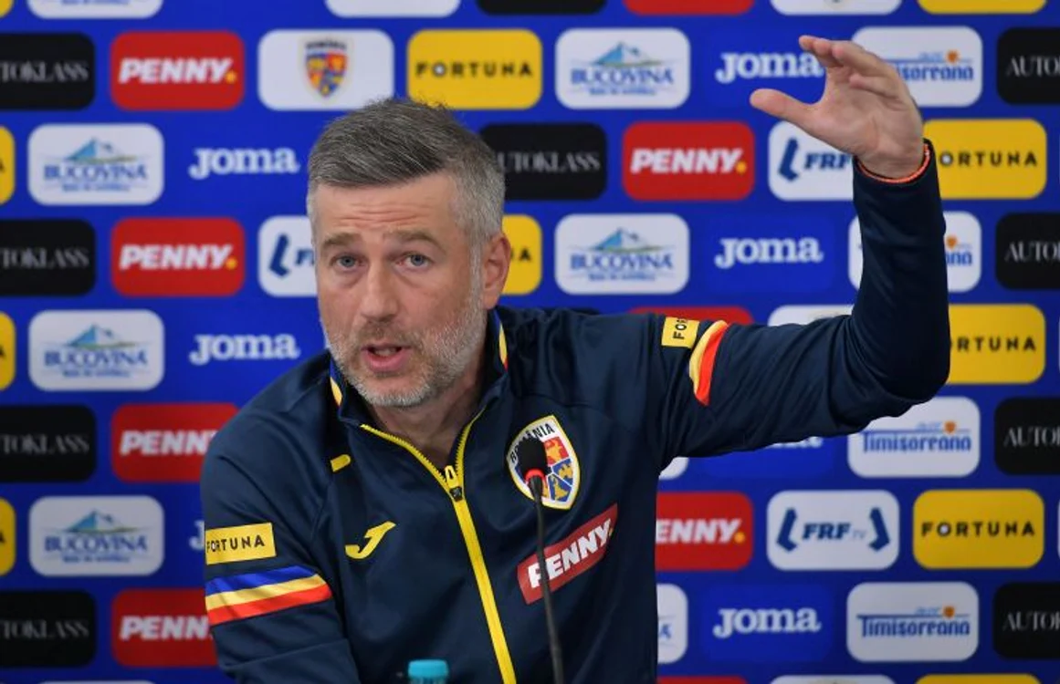 Edward Iordănescu, la conferința de presă (FOTO: Sportpictures)