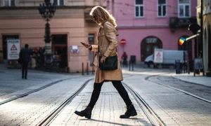 mers strada telefon istock jpg