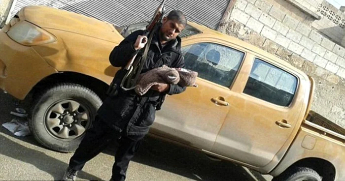 Jihadistul britanic Al-Britani FOTO Daily Mail