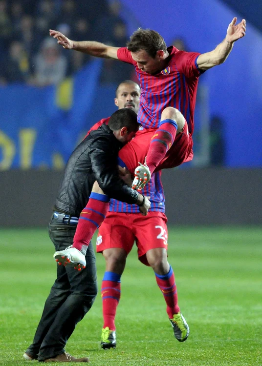 Scene șocante la meciul Petrolul - Steaua