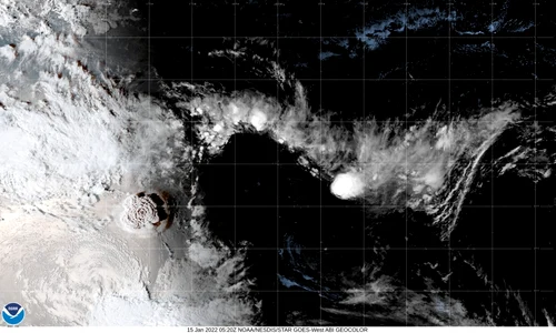 Eruptie vulcan Tonga Pacific ianuarie 2022 FOTO EPA-EFE